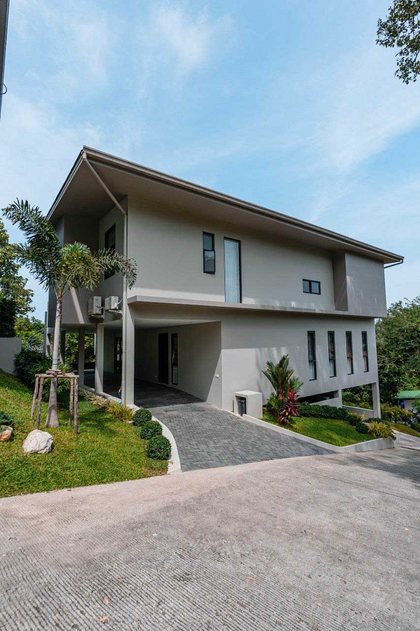Villa photo 2